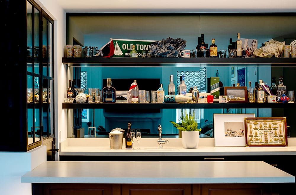 Yacht club beach room bar